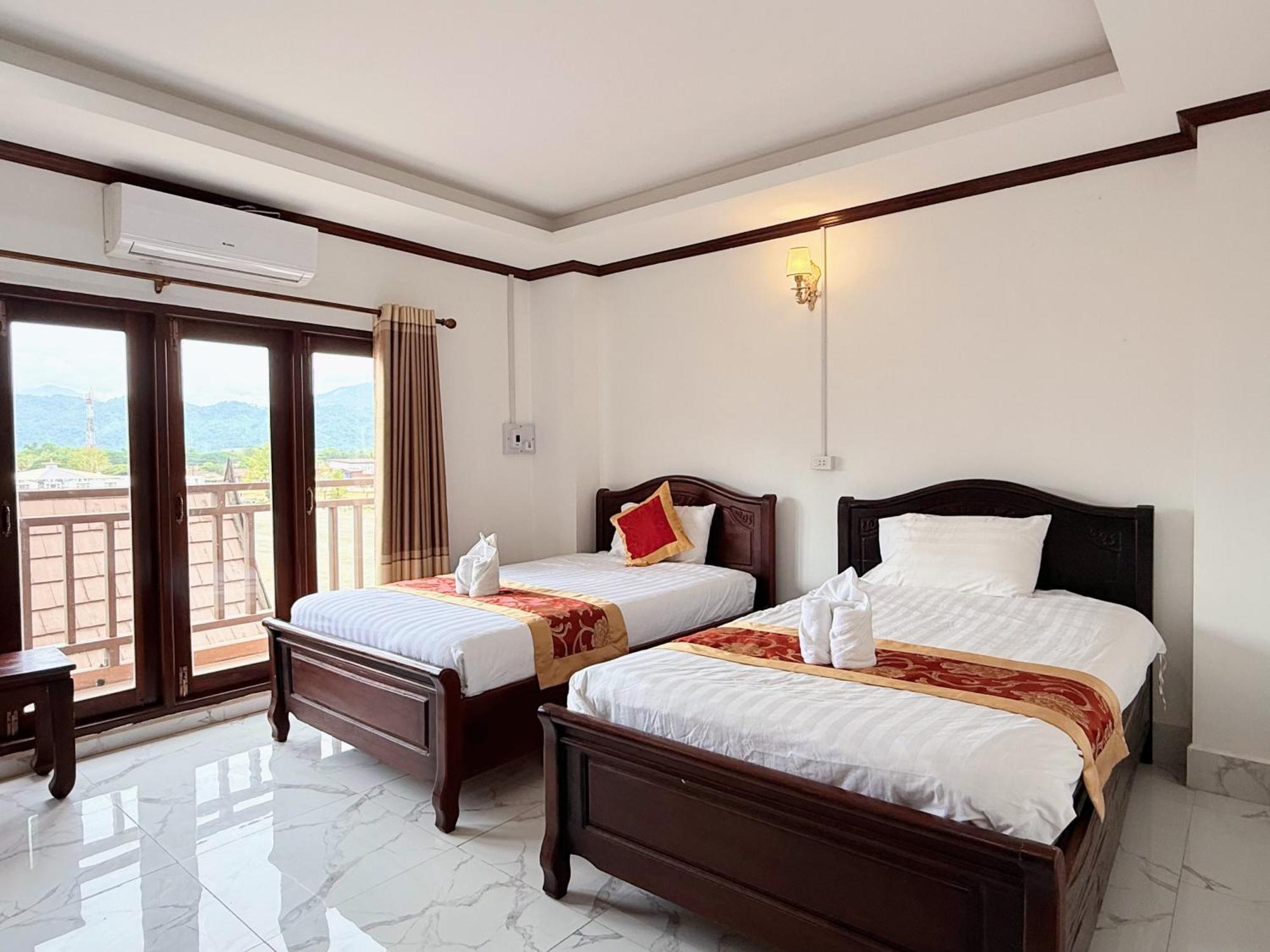 Vangvieng Sisavang Mountain View Hotel 万荣 外观 照片