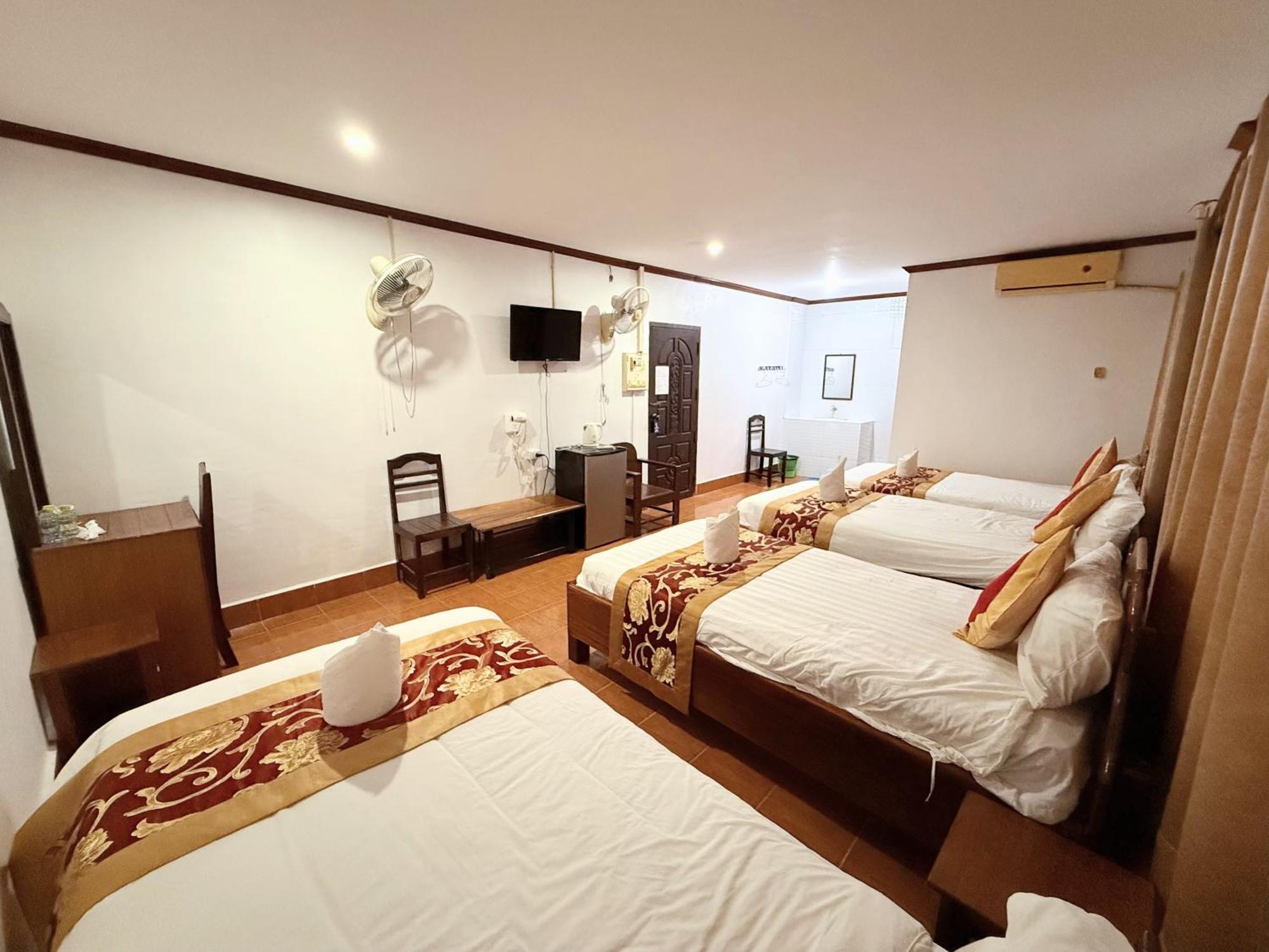 Vangvieng Sisavang Mountain View Hotel 万荣 外观 照片