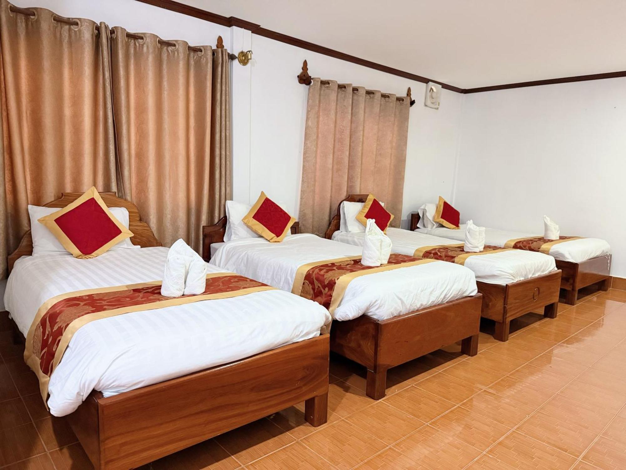 Vangvieng Sisavang Mountain View Hotel 万荣 外观 照片
