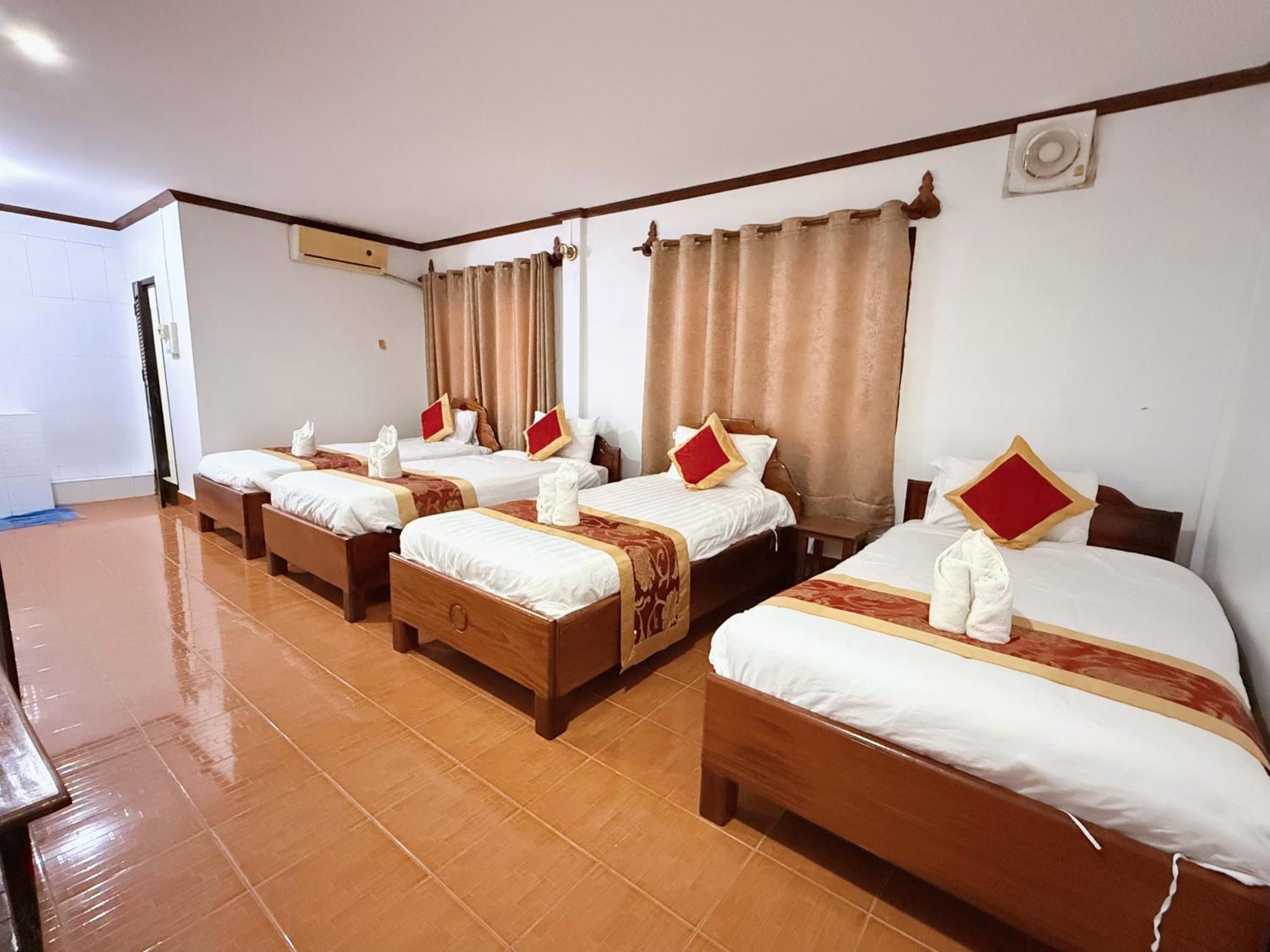 Vangvieng Sisavang Mountain View Hotel 万荣 外观 照片
