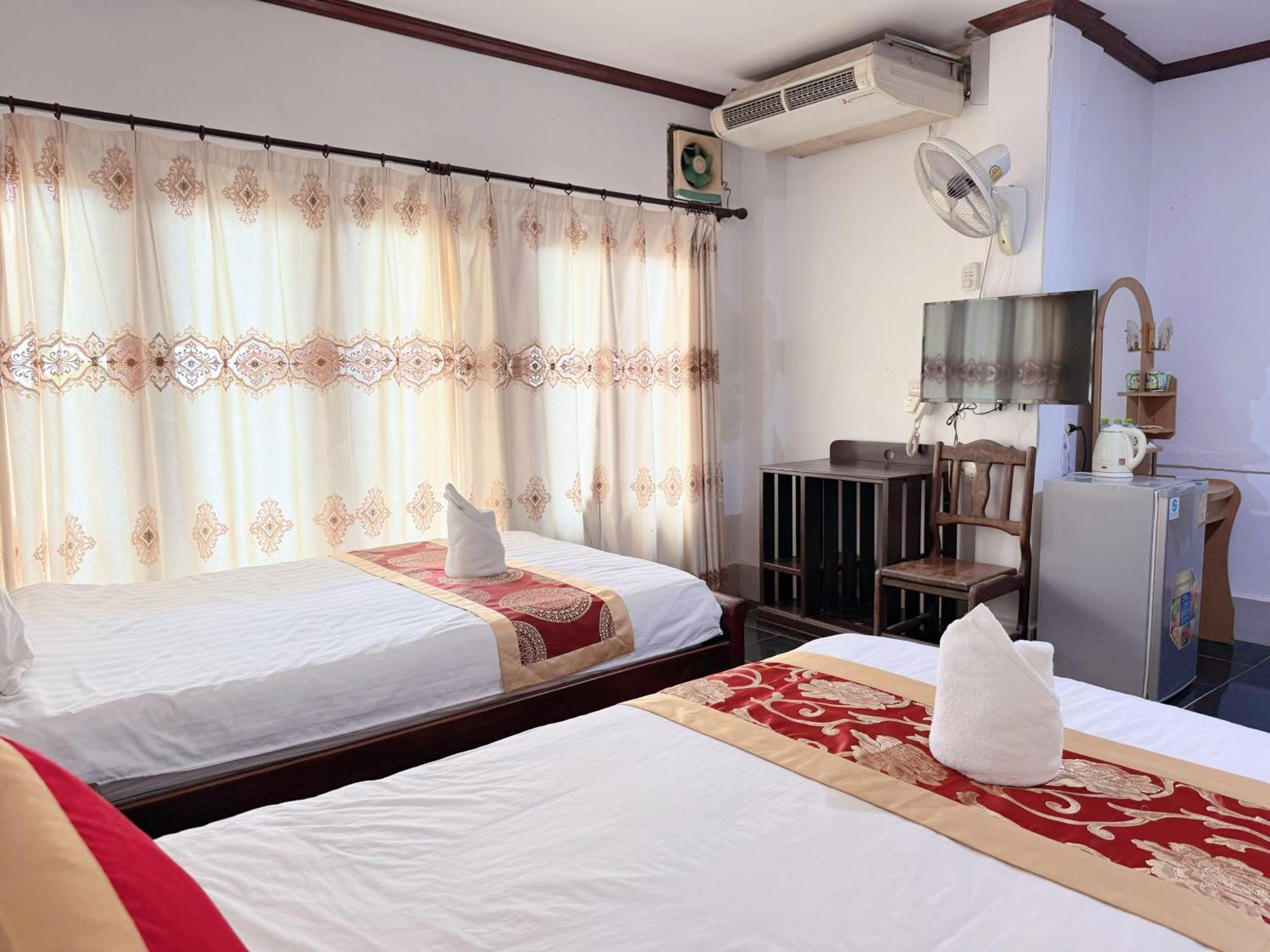 Vangvieng Sisavang Mountain View Hotel 万荣 外观 照片