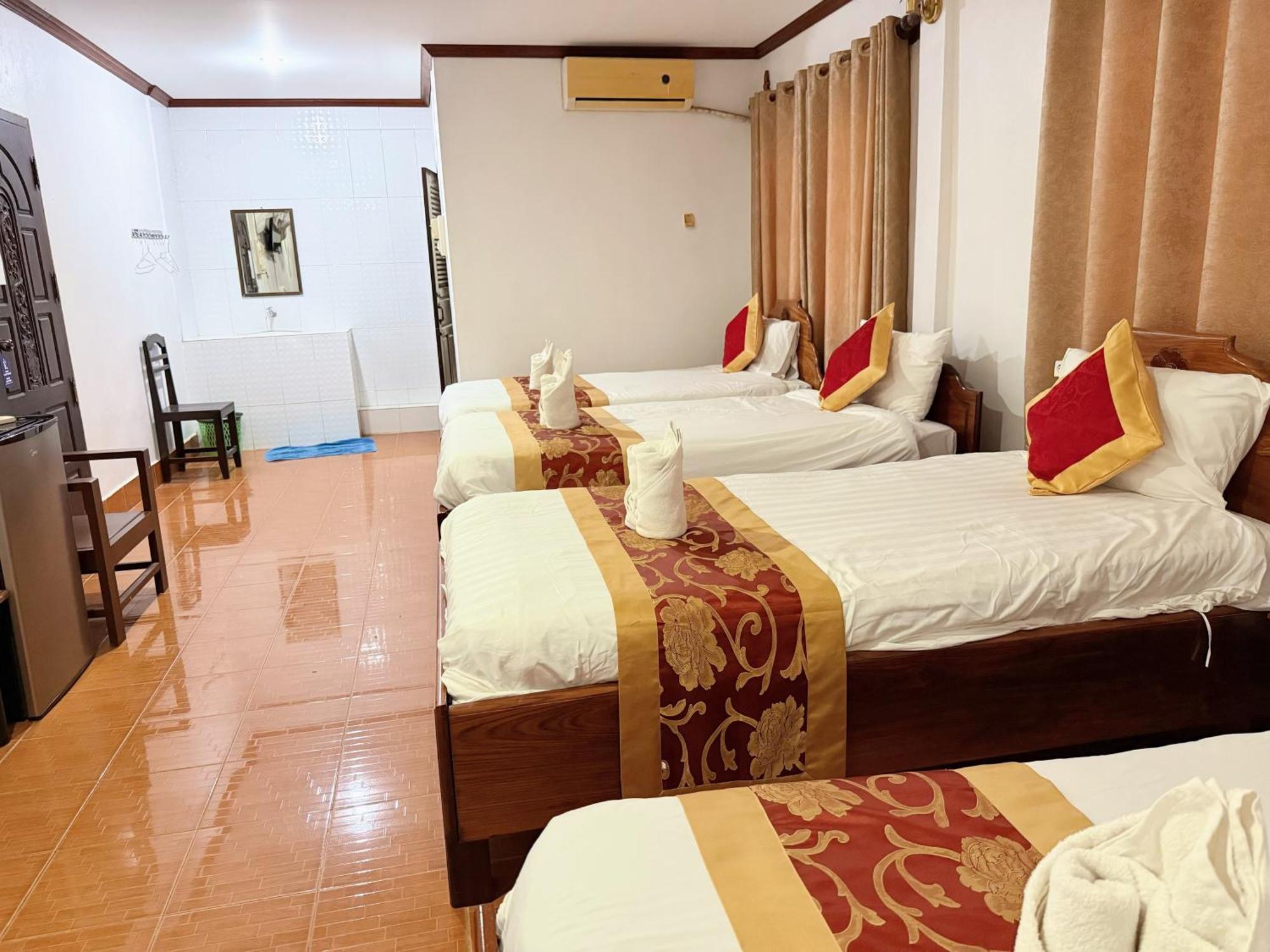 Vangvieng Sisavang Mountain View Hotel 万荣 外观 照片