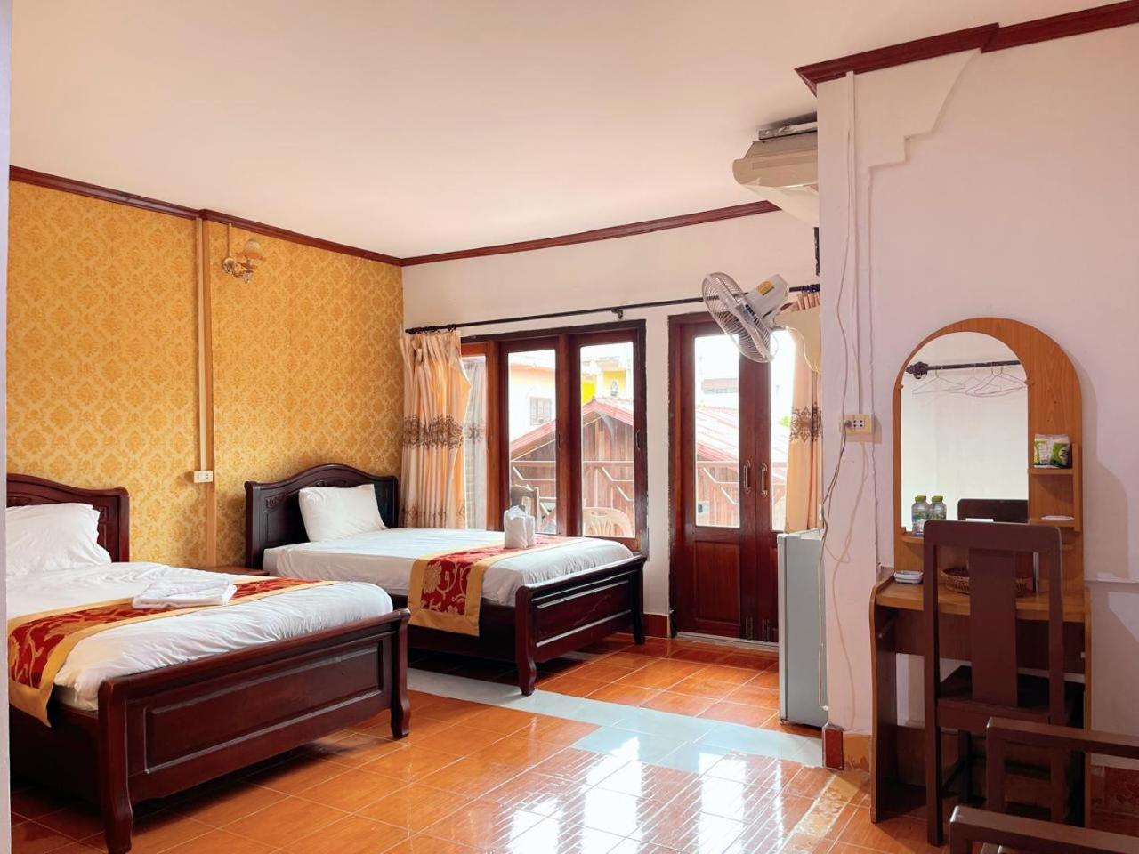 Vangvieng Sisavang Mountain View Hotel 万荣 外观 照片