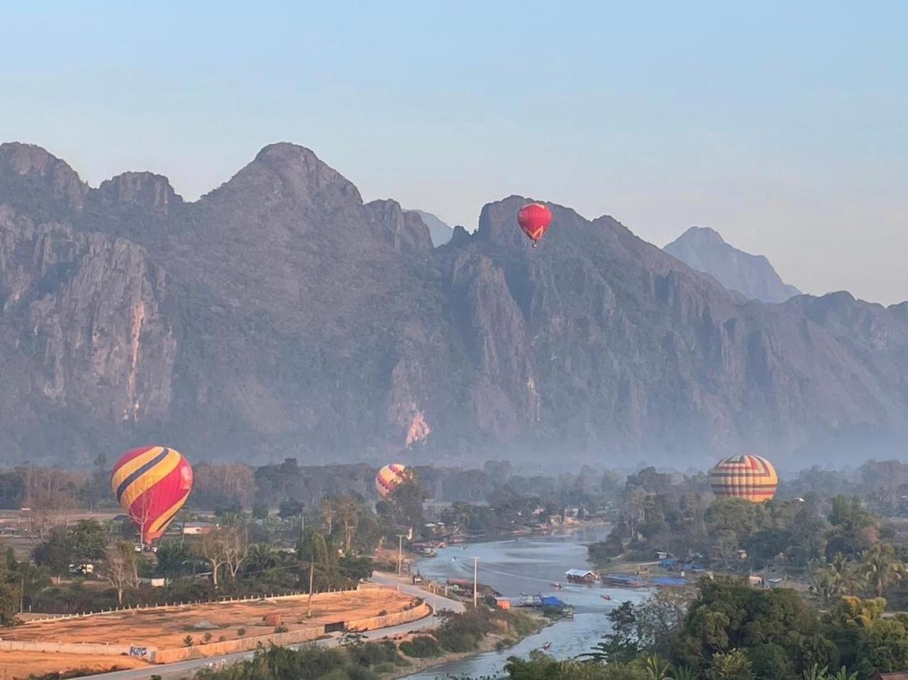 Vangvieng Sisavang Mountain View Hotel 万荣 外观 照片