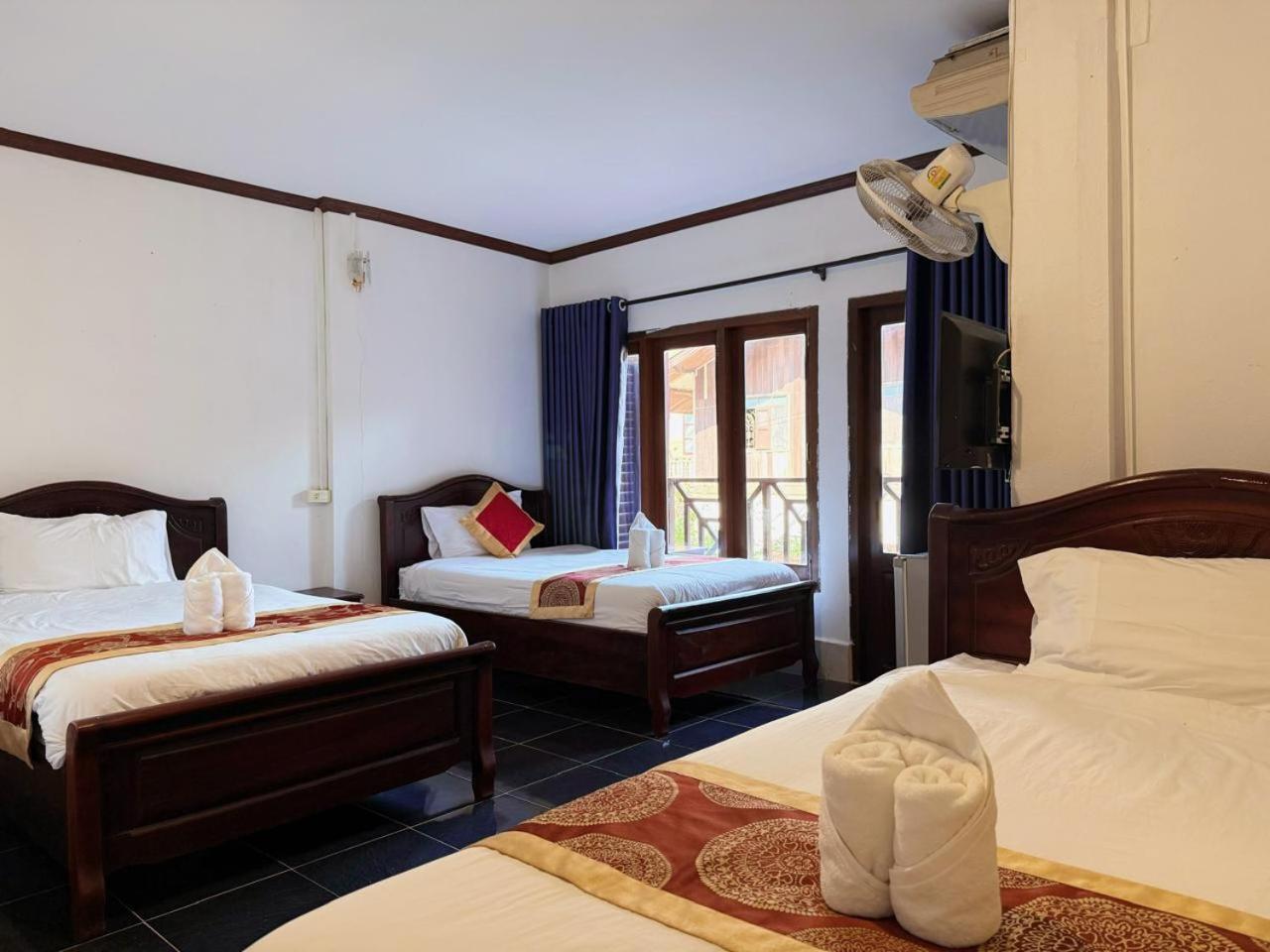 Vangvieng Sisavang Mountain View Hotel 万荣 外观 照片