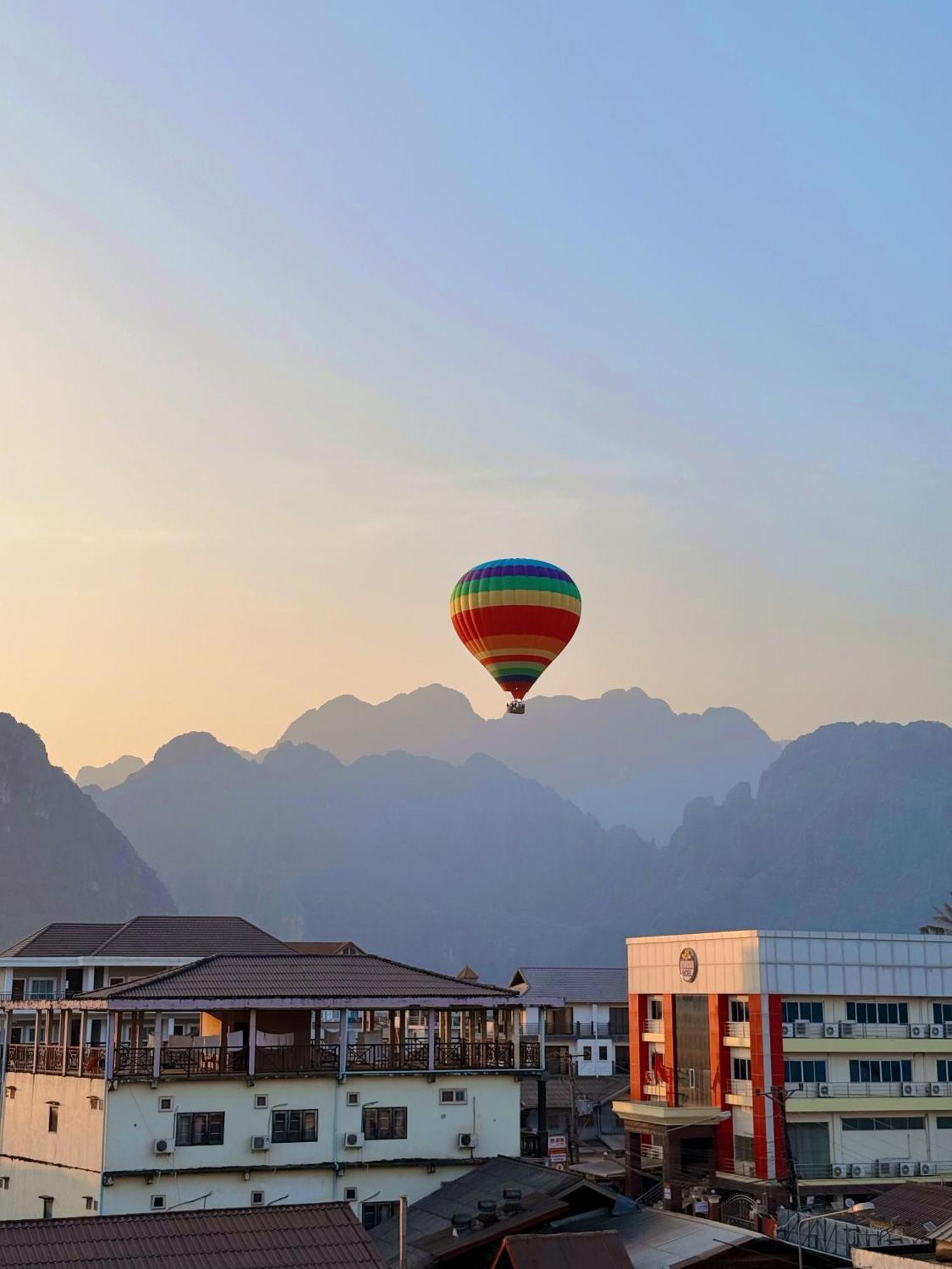Vangvieng Sisavang Mountain View Hotel 万荣 外观 照片