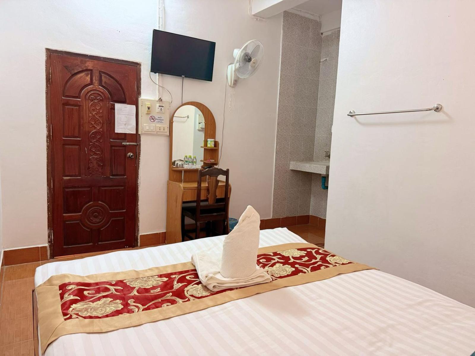 Vangvieng Sisavang Mountain View Hotel 万荣 外观 照片