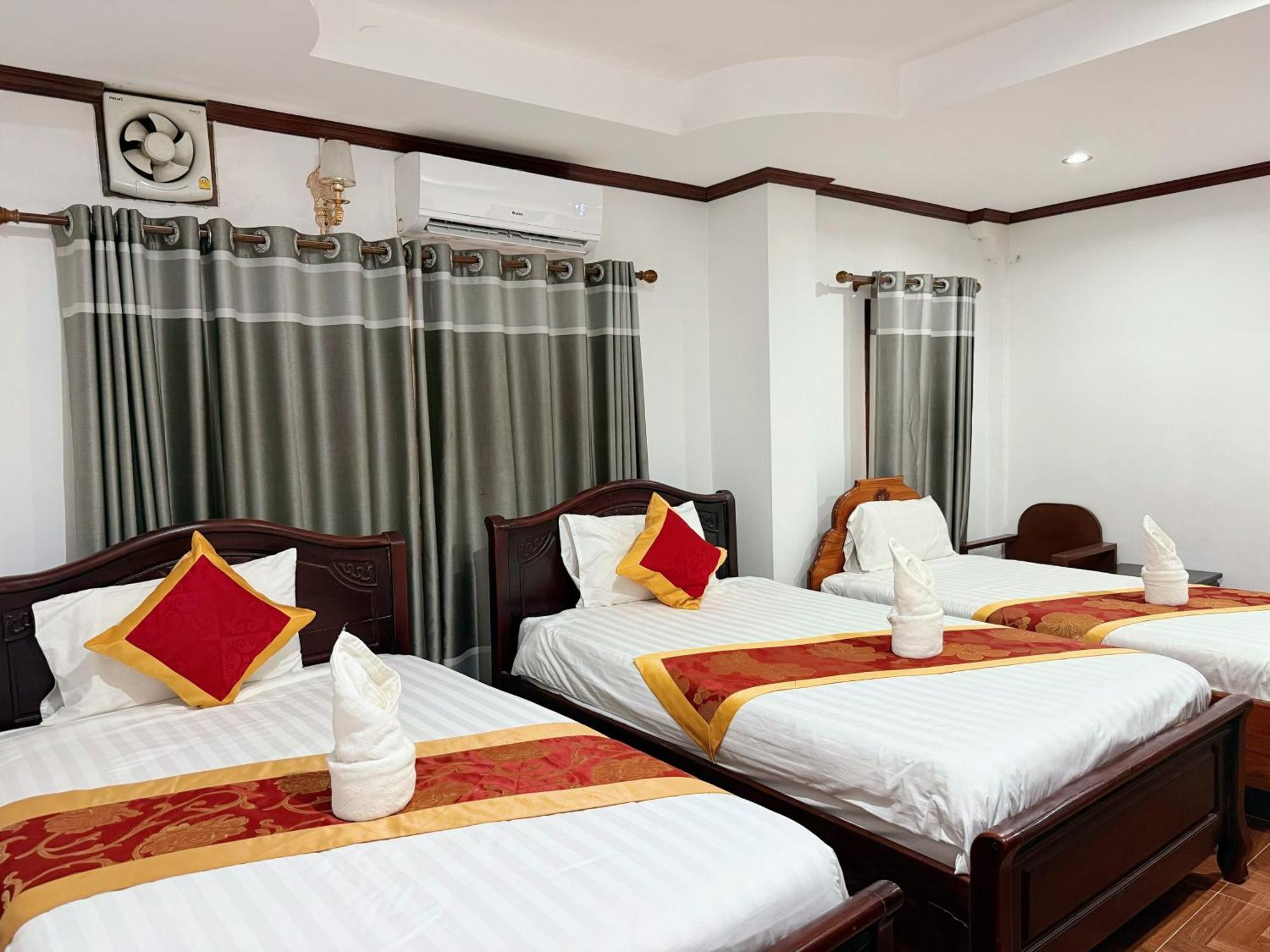 Vangvieng Sisavang Mountain View Hotel 万荣 外观 照片