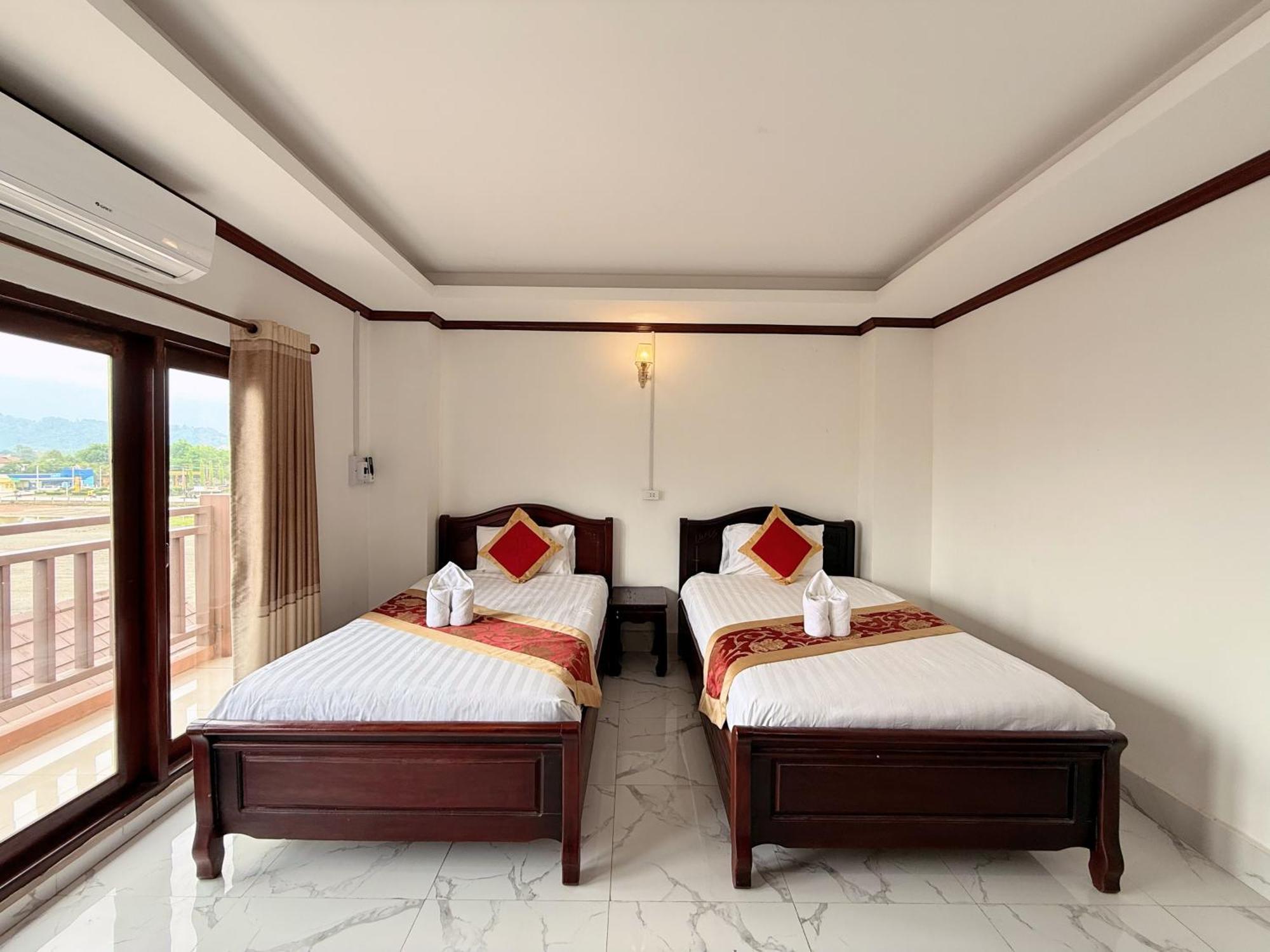 Vangvieng Sisavang Mountain View Hotel 万荣 外观 照片