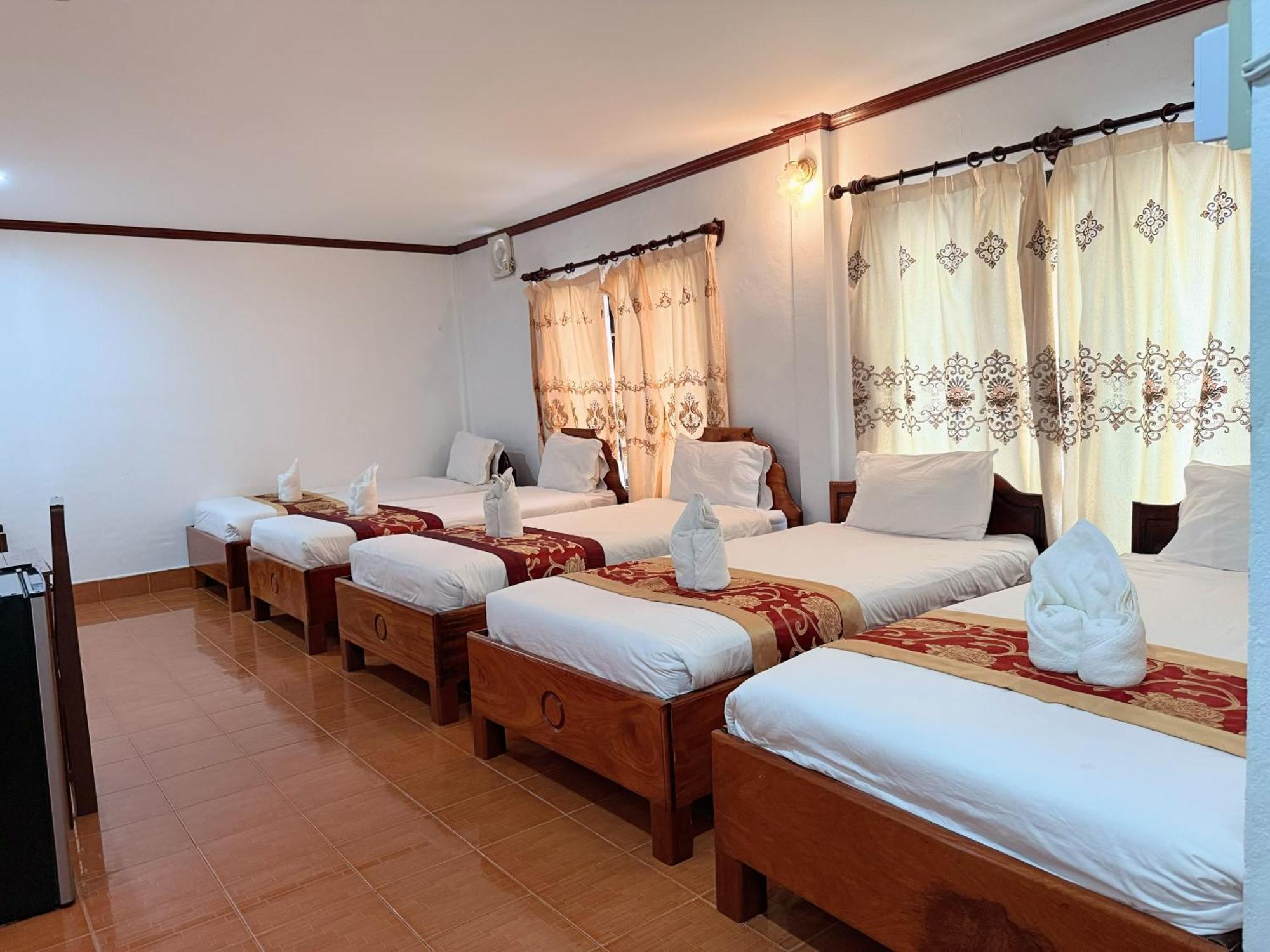 Vangvieng Sisavang Mountain View Hotel 万荣 外观 照片