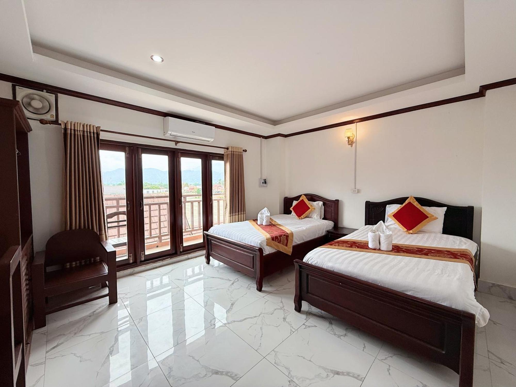 Vangvieng Sisavang Mountain View Hotel 万荣 外观 照片