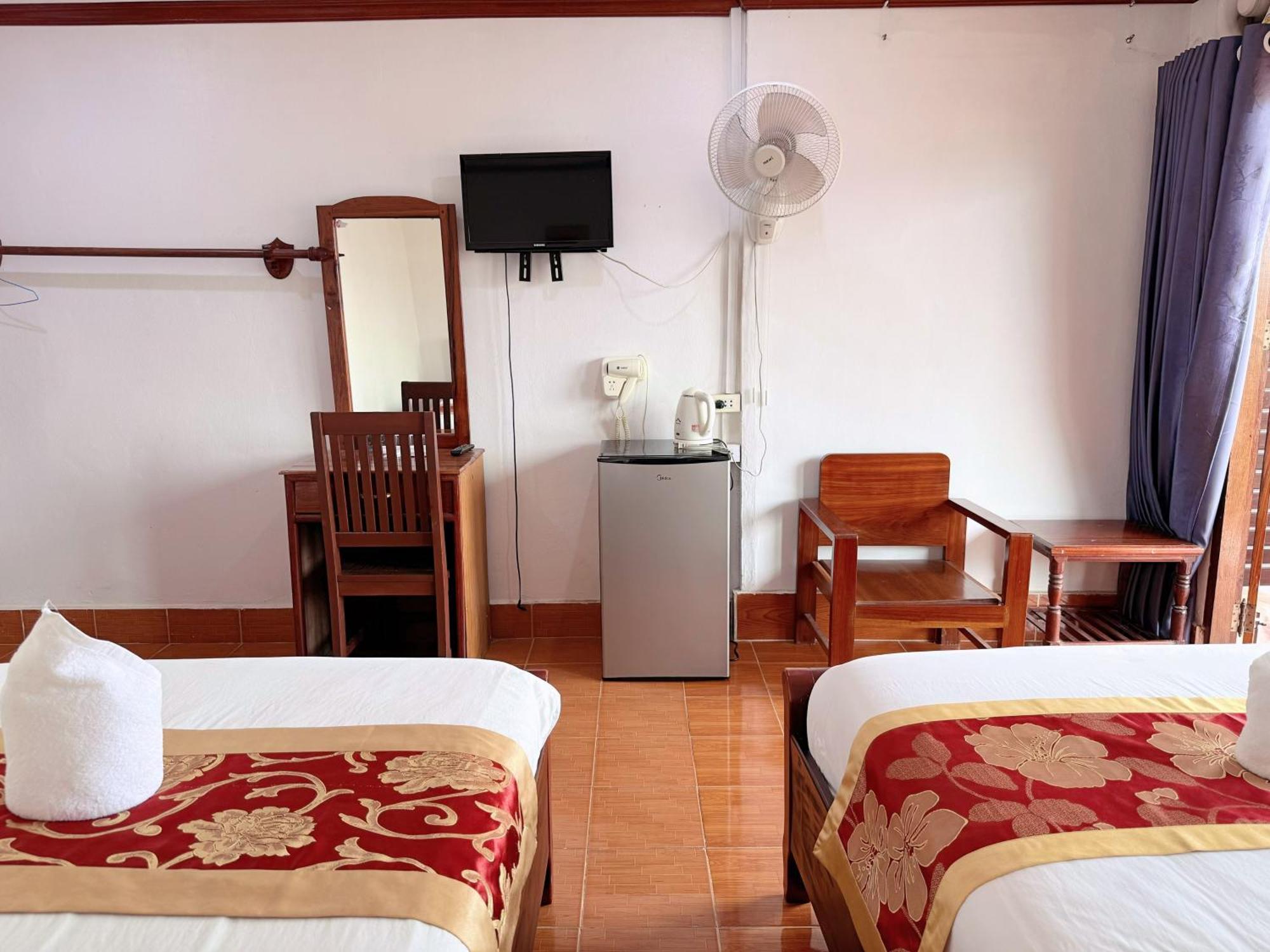 Vangvieng Sisavang Mountain View Hotel 万荣 外观 照片