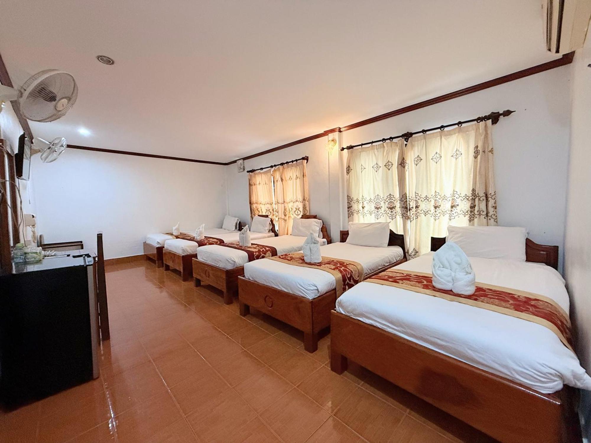 Vangvieng Sisavang Mountain View Hotel 万荣 外观 照片