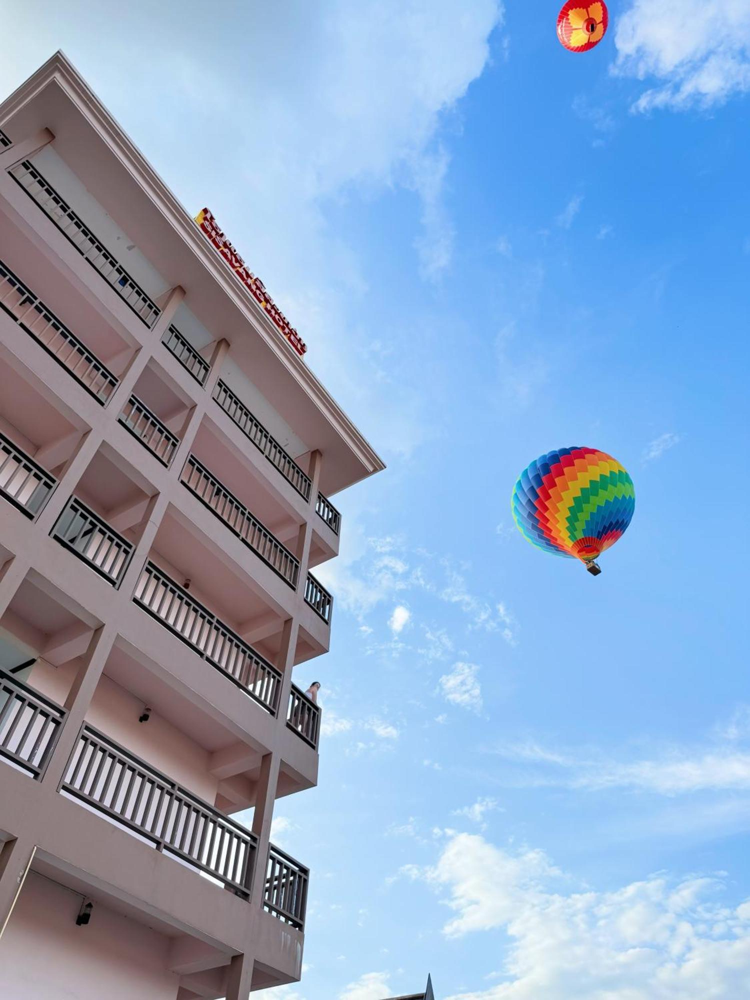Vangvieng Sisavang Mountain View Hotel 万荣 外观 照片